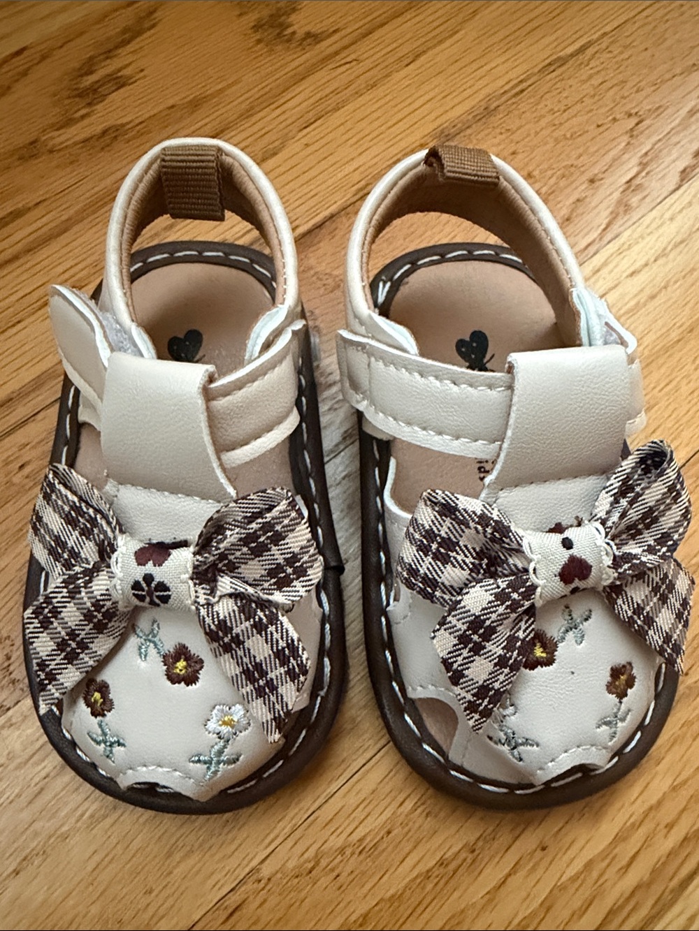 Toddler Size 3 Bow Embroidered Sandal